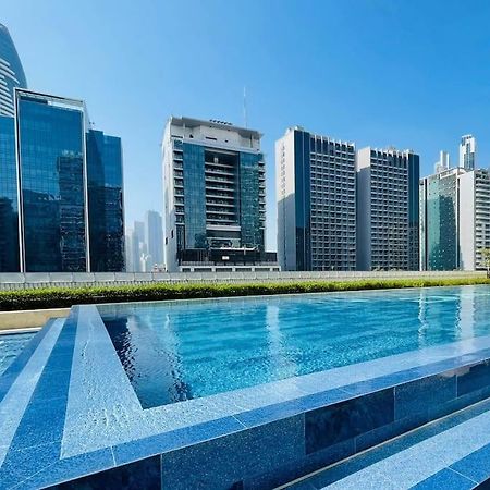 Vera Residences By Damac I 1Br Luxury Aparthotel Дубай Екстер'єр фото